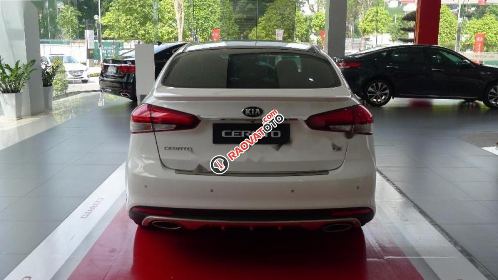 Cần bán Kia Cerato Signature 2.0 AT đời 2017, màu trắng-4