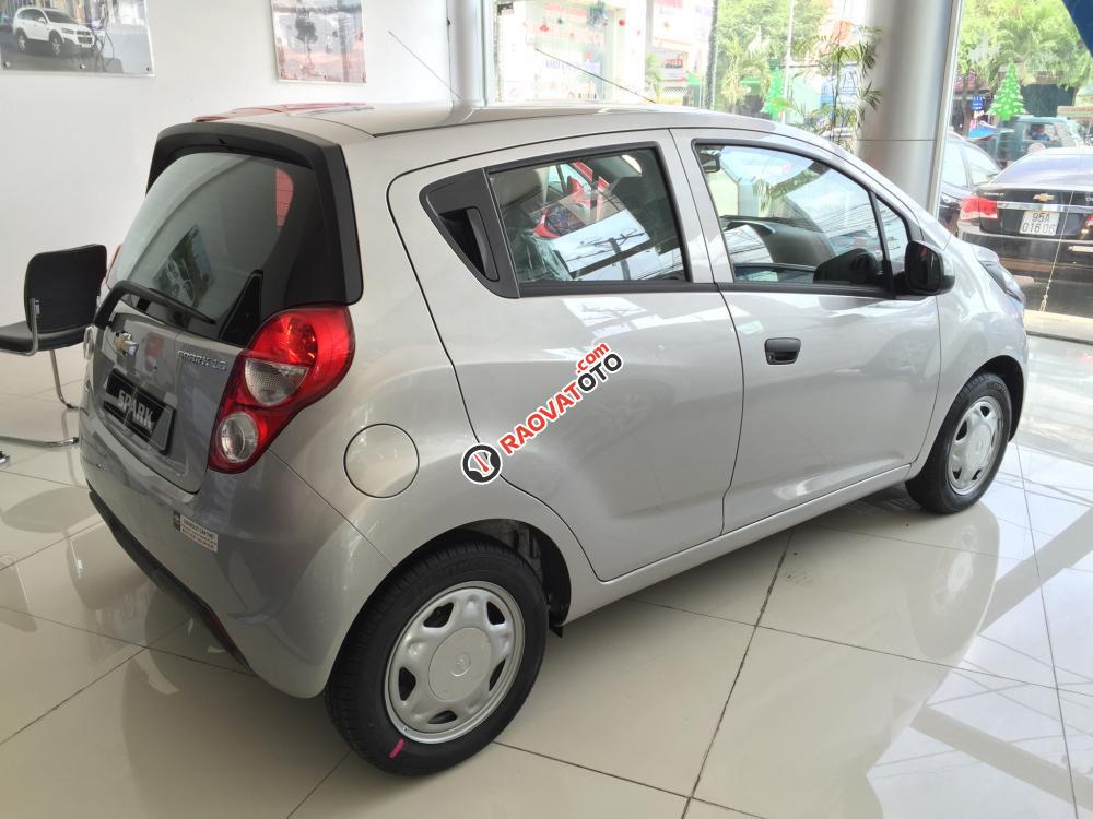 Chevrolet Spark LS 1.2L màu bạc, ưu đãi giá tốt, giao xe tận nơi - LH: 0945.307.489 Huyền Huyền-3