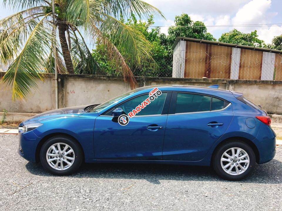 Bán gấp Mazda 3 SD Facelift - liên hệ: Mr Toàn: 0936.499.938-5