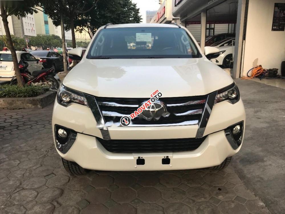 Cần bán Toyota Fortuner 2.7V 4x4 AT sản xuất 2017, màu trắng, nhập khẩu-1