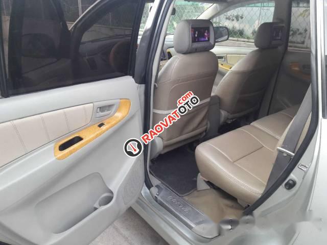 Cần bán lại xe Toyota Innova đời 2008, màu bạc  -1