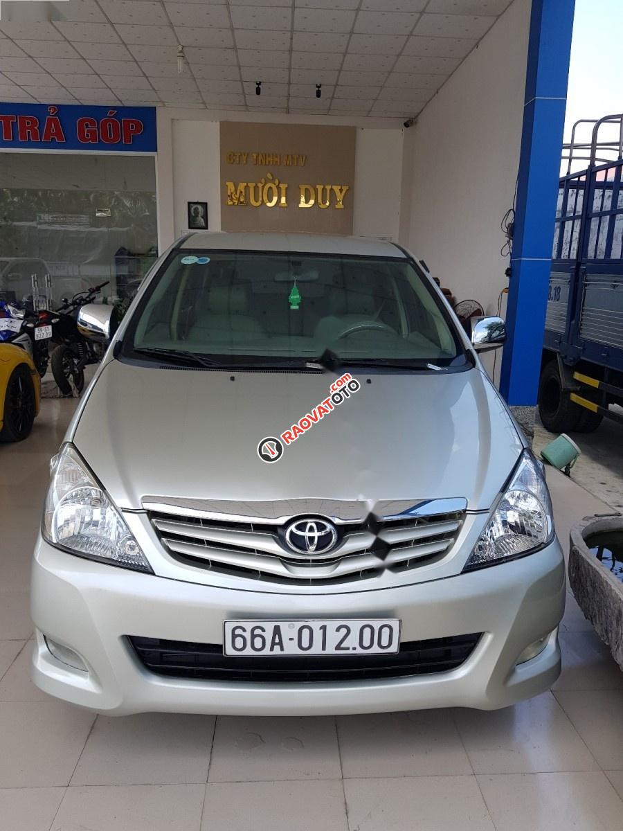 Cần bán lại xe Toyota Innova G đời 2007, màu bạc xe gia đình-0