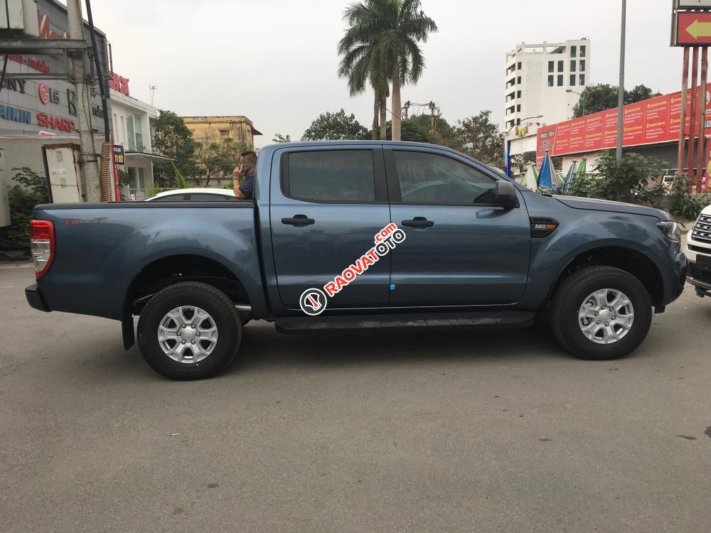 Bán Ford Ranger 2017, phiên bản XLS 4x2 AT & MT hỗ trợ trả góp 90%, hỗ trợ thủ tục hoàn thiện xe-1