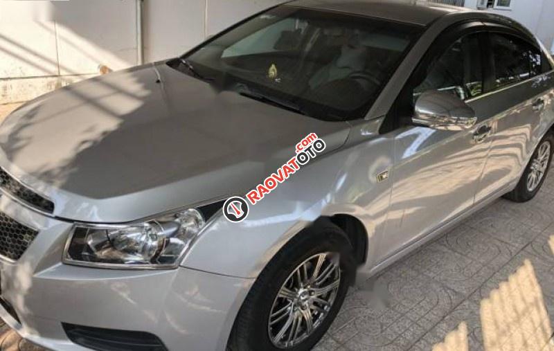 Bán xe Chevrolet Cruze LS 1.6 MT đời 2010, màu bạc-4