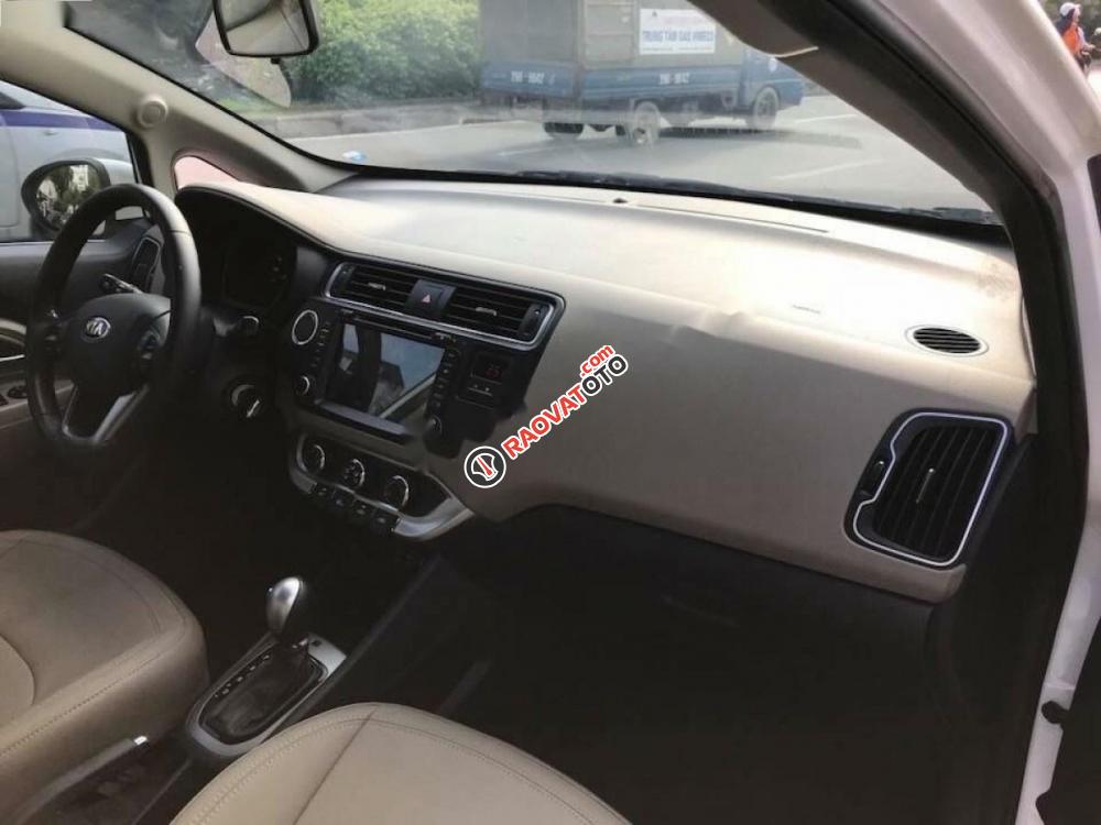 Cần bán xe Kia Cerato 2.0 AT 2016, màu trắng số tự động-3