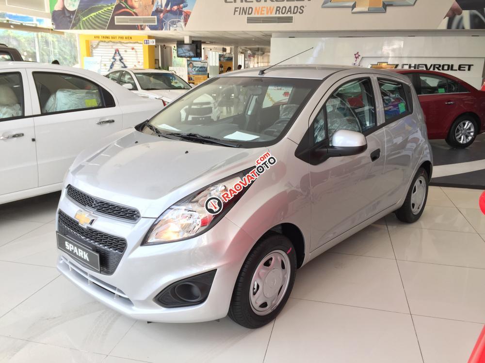 Chevrolet Spark LS 1.2L màu bạc, ưu đãi giá tốt, giao xe tận nơi - LH: 0945.307.489 Huyền Huyền-1