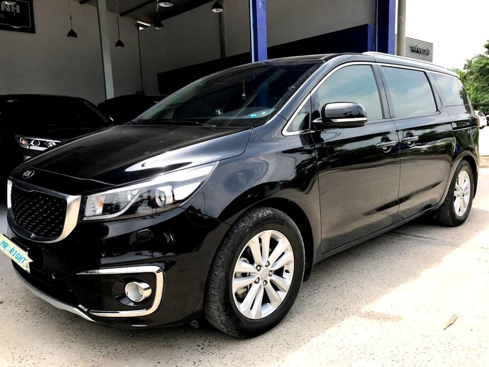 Bán Kia Sedona đời 2016, màu đen, nhập khẩu chính hãng-4