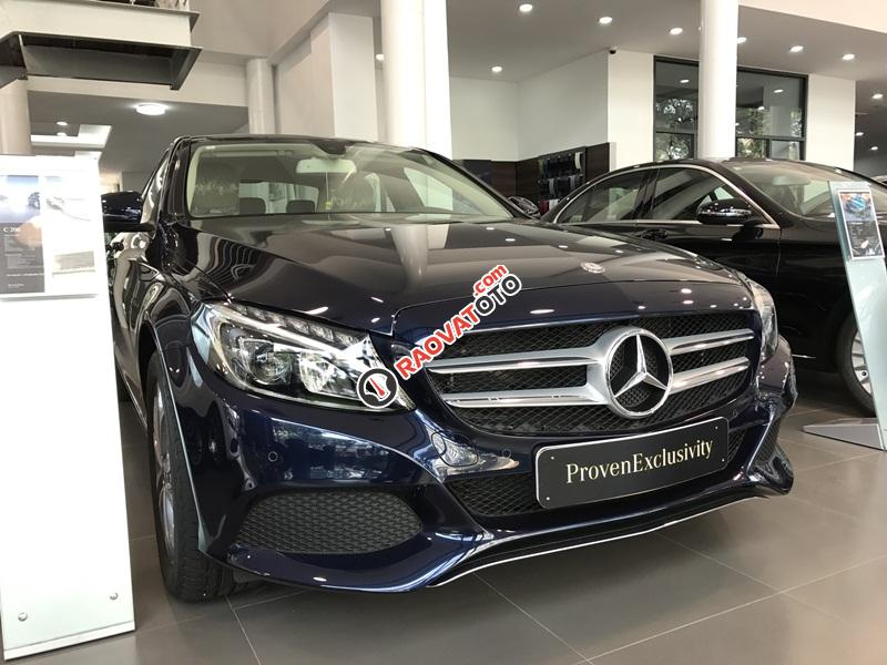 Bán Mercedes C200 năm sản xuất 2017, màu xanh lam như mới-1