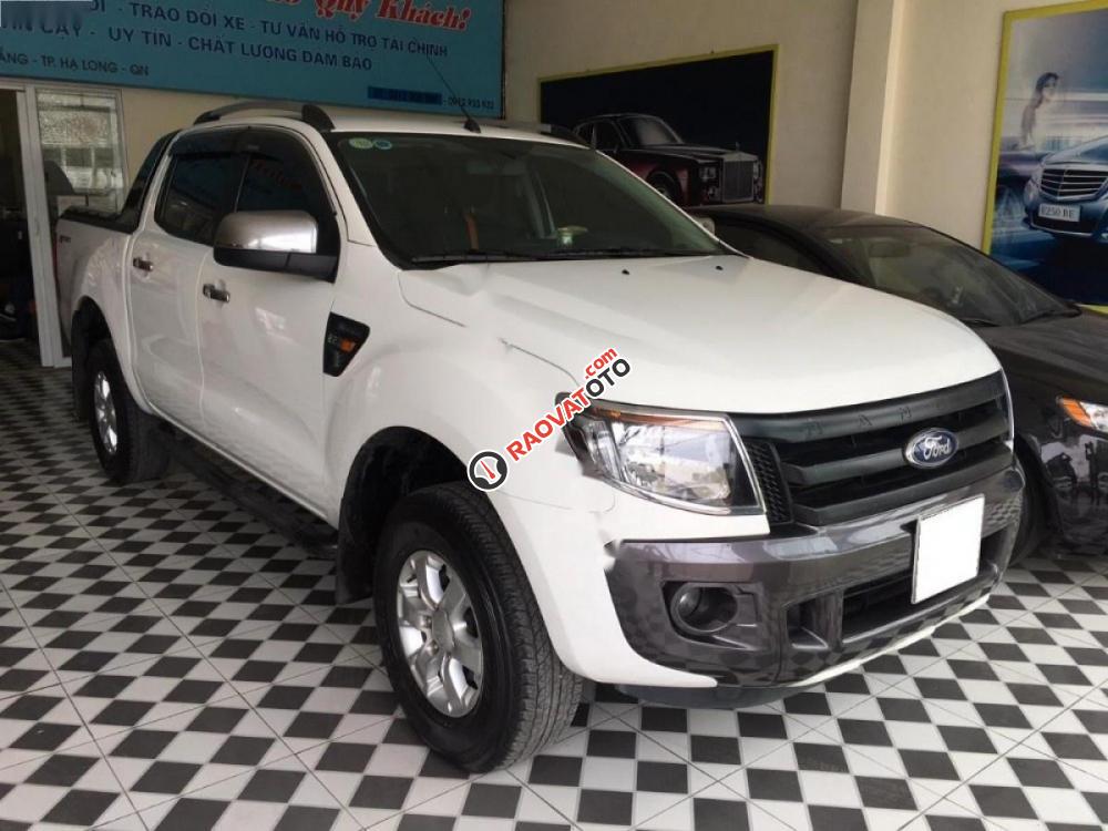 Cần bán Ford Ranger XLS 2.2L AT đời 2014, màu trắng, nhập khẩu nguyên chiếc số tự động-1