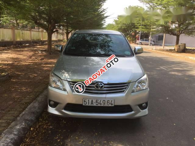 Bán xe Toyota Innova đời 2013, màu bạc-0