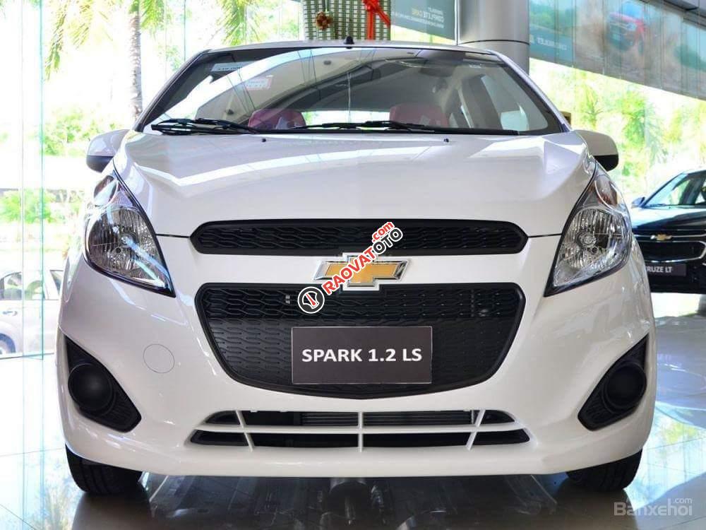 Bán ô tô Chevrolet Spark LS đời 2017, màu trắng, nhập khẩu nguyên chiếc, 269tr-1