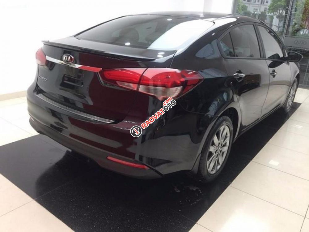 Cần bán xe Kia Cerato 1.6 MT đời 2017, màu đen, 534tr-1