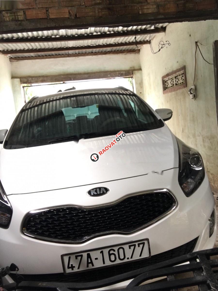 Cần bán lại xe Kia Rondo đời 2015, màu trắng còn mới-0