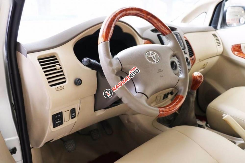 Cần bán gấp Toyota Innova G đời 2007, màu bạc chính chủ-3