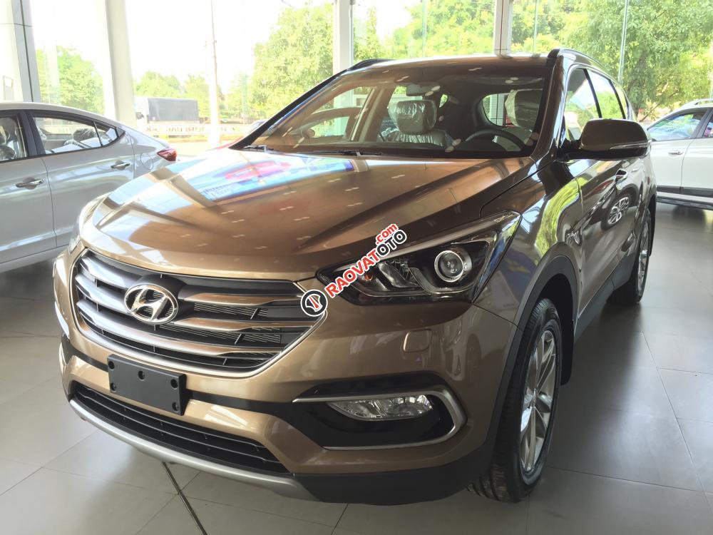 Bán gấp Hyundai Santa Fe 2.4AT 2017, màu nâu, 898 triệu, KM: 202.000.000đ, góp 85% xe. ĐT cọc xe: 0941.46.22.77-0