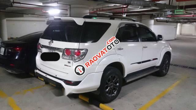 Bán xe Toyota Fortuner đời 2015, màu trắng-3