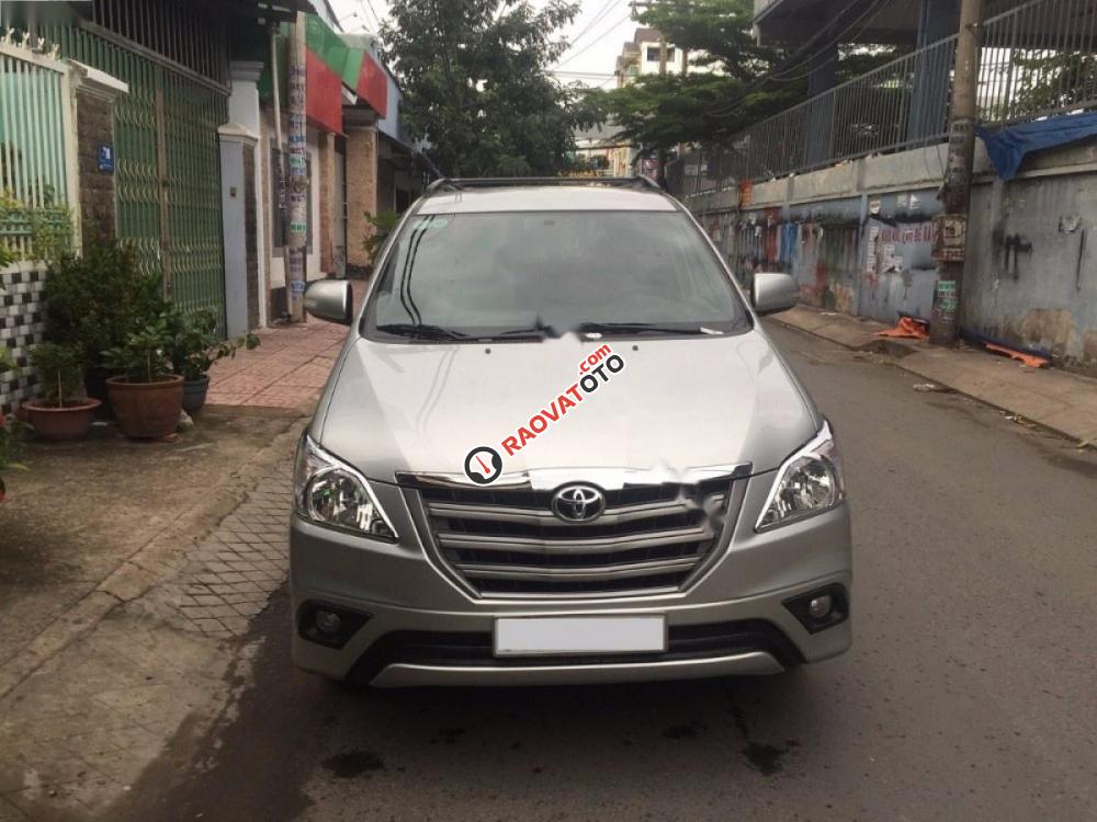 Bán Toyota Innova 2.0E năm 2016, màu bạc, nhập khẩu như mới-1