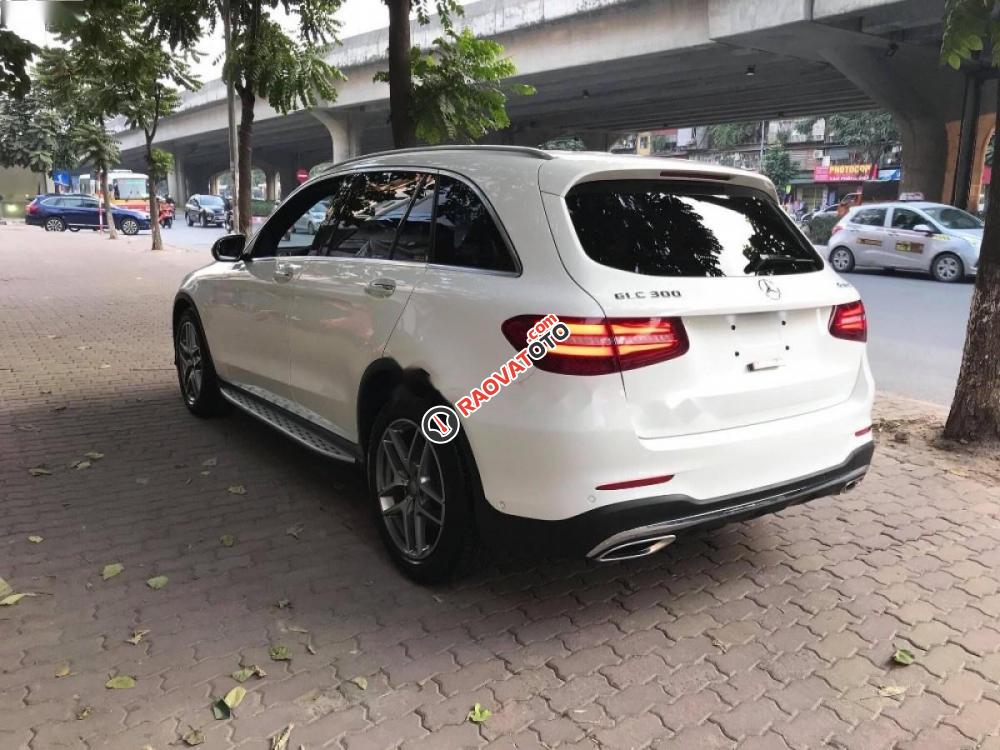 Chính chủ bán Mercedes GLC 300 4Matic sản xuất 2016, màu trắng-4