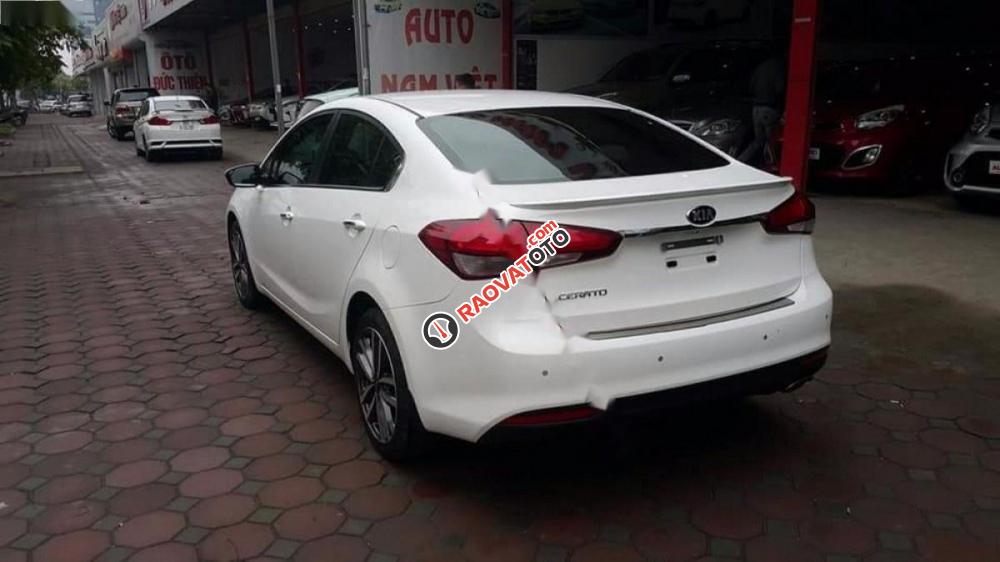 Bán ô tô Kia Cerato đời 2017, màu trắng, giá chỉ 636 triệu-5