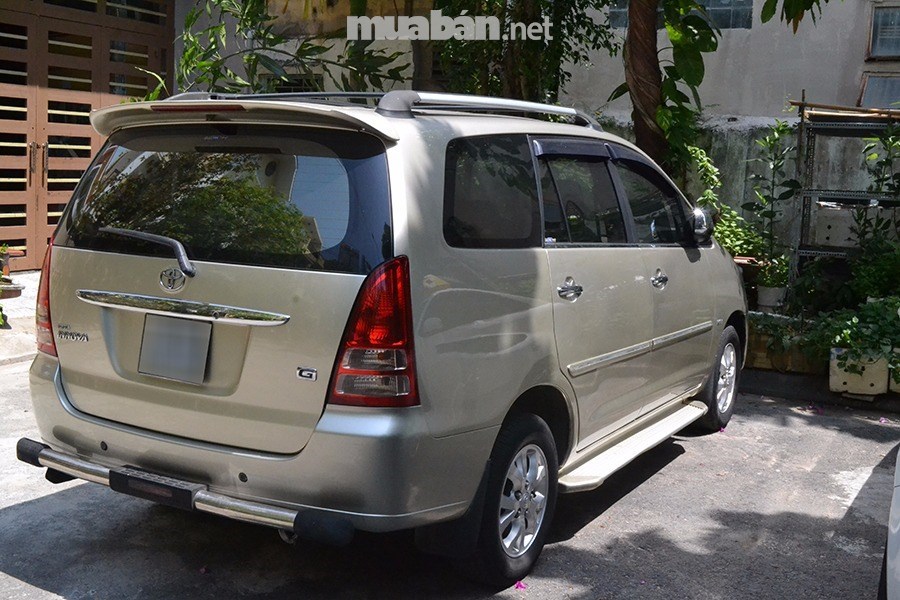 Cần bán xe Toyota Innova năm 2006, màu bạc, nhập khẩu chính hãng, xe gia đình-0