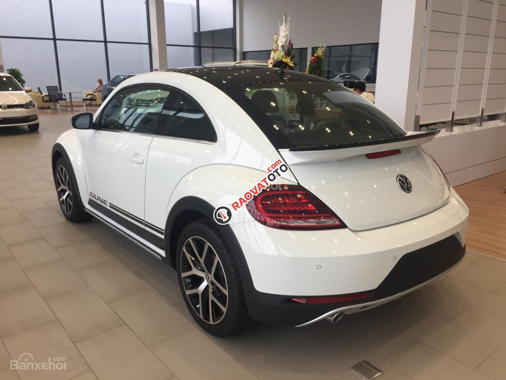 Bán xe Volkswagen Beetle Dune 2017, đối thủ Mini Cooper, màu trắng, giao ngay tháng 12. Lh: 097.8877.754-3