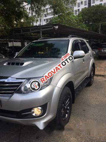 Bán Toyota Fortuner G đời 2016, màu bạc, 875tr-0