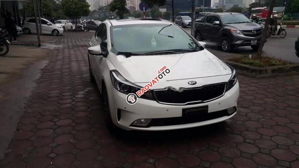 Bán ô tô Kia Cerato đời 2017, màu trắng, giá chỉ 636 triệu-1