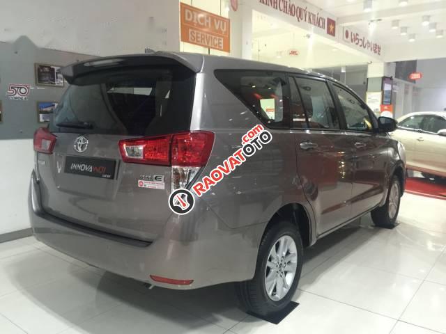 Bán xe Toyota Innova đời 2017, màu xám -0