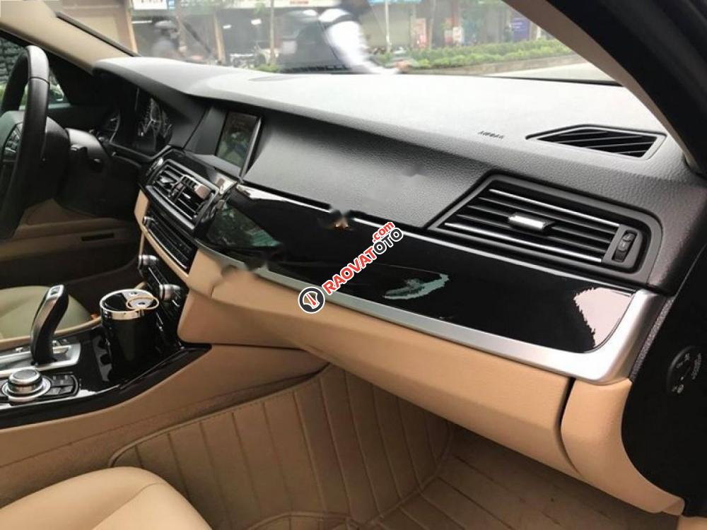 Bán xe BMW 5 Series 520i sản xuất 2015, màu đen-1