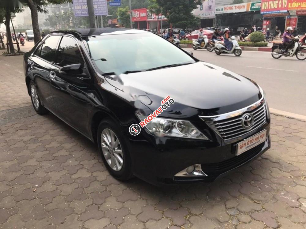 Bán xe Toyota Camry 2.0 đời 2014, màu đen, đẹp như mới, giá tốt-0