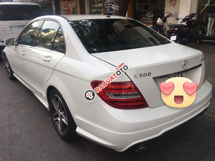 Cần bán gấp Mercedes C300 AMG sản xuất 2012, màu trắng-7