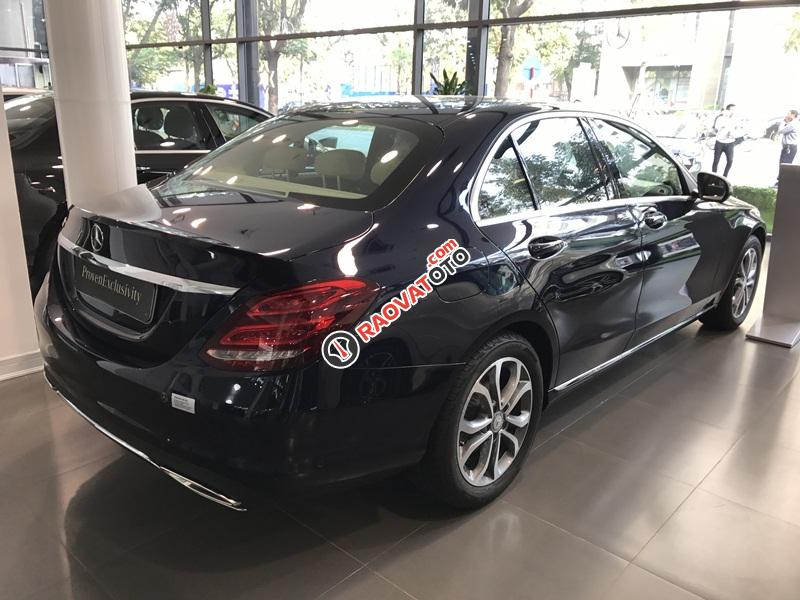 Bán Mercedes C200 năm sản xuất 2017, màu xanh lam như mới-3