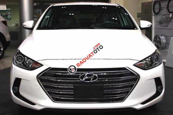 Bán Hyundai Elantra 1.6 GLS đời 2017, màu trắng, giá chỉ 545 triệu, LH: 0933016693-0