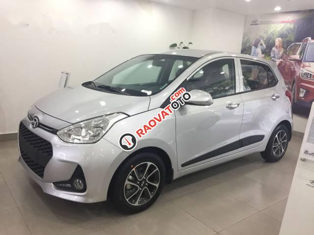 Bán ô tô Hyundai Grand i10 đời 2017, màu bạc-1