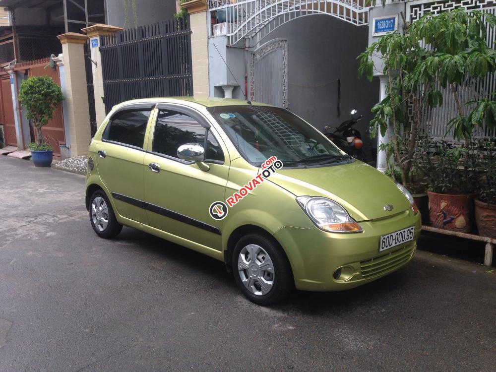 Cần bán xe Chevrolet Spark 0.8 số sàn, đời 2011, màu vàng-0