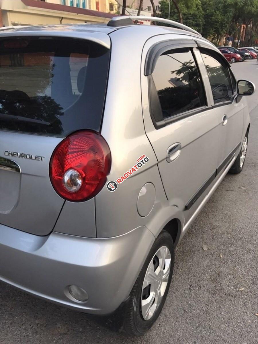 Bán Chevrolet Spark đời 2011, màu bạc-6