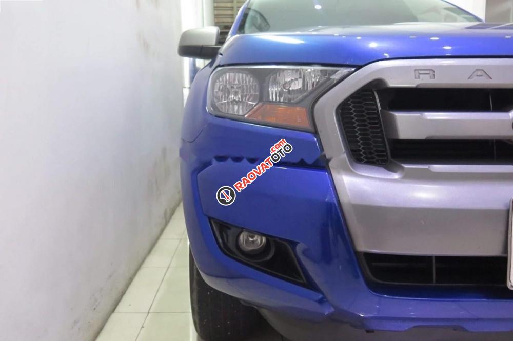 Bán Ford Ranger XLS 2.2L 4x2 MT năm 2016, màu xanh lam, xe nhập số sàn-2