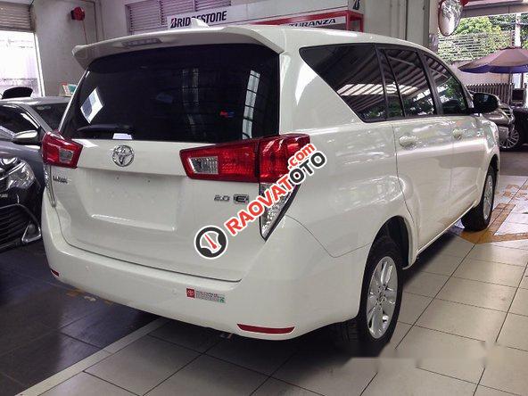 Cần bán xe Toyota Innova 2017, màu trắng-3