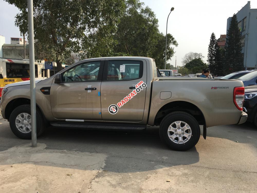 Ford Ranger XLS 4x2 MT giá rẻ, hỗ trợ trả góp 80% và hoàn thiện giao xe nhanh gọn-1