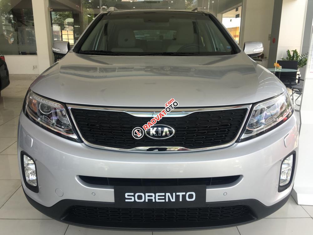 Cần bán Kia Sorento GAT đời 2017, màu bạc, giá ưu đãi hấp dẫn-0