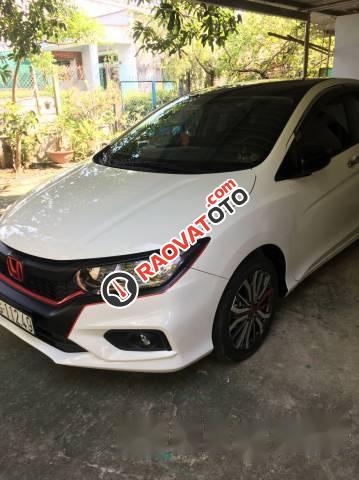 Cần bán gấp Honda City đời 2017, màu trắng-0