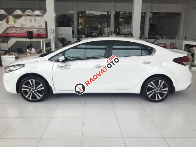 Bán Kia Cerato đời 2017, màu trắng, nhập khẩu-2