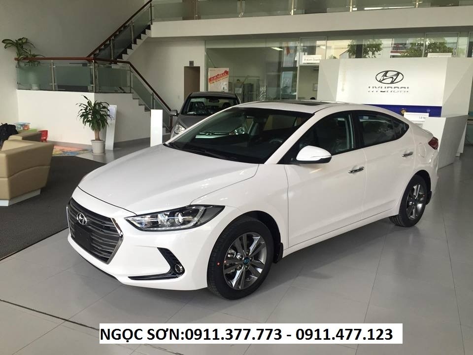 Bán ô tô Hyundai Elantra năm 2017, màu trắng, nhập khẩu  -7