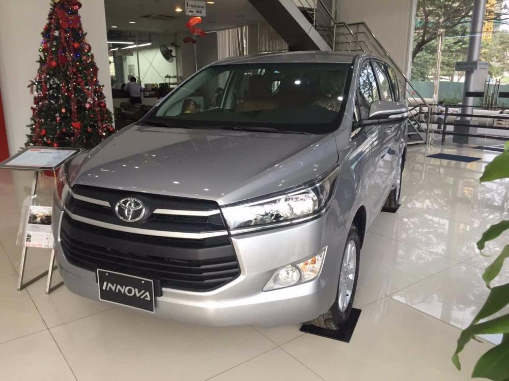 Bán Toyota Innova năm 2017, màu đen, nhập khẩu  -9