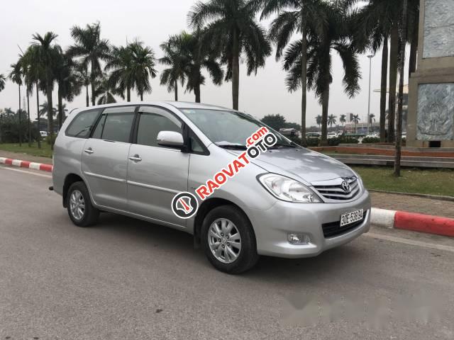 Bán Toyota Innova 2.0G đời 2010, màu bạc-3