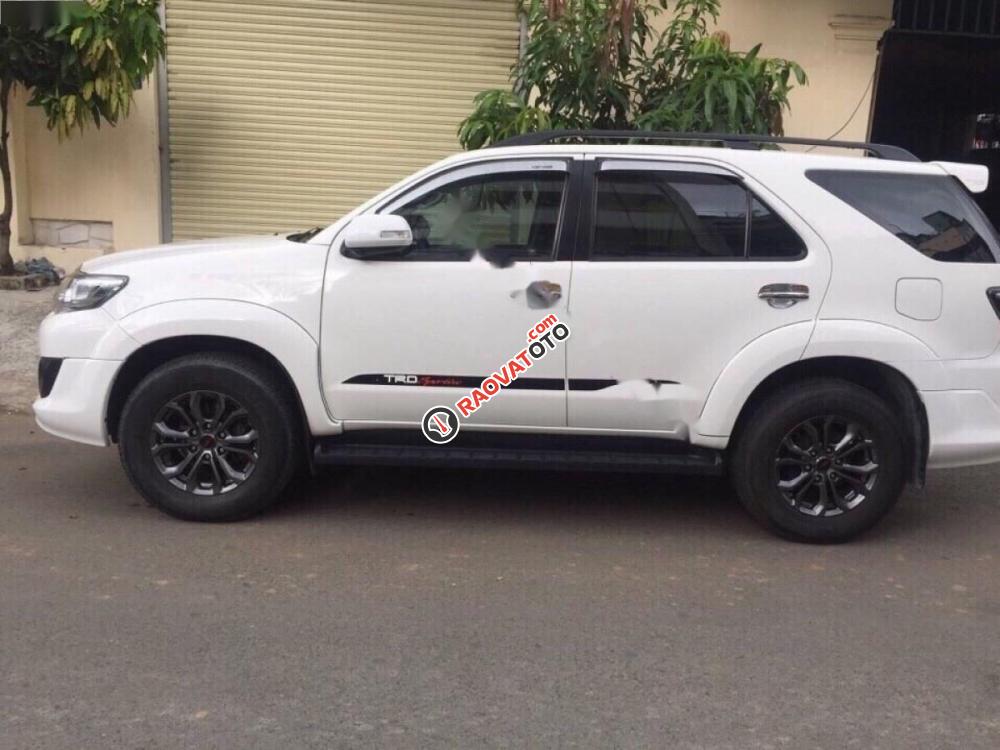 Cần bán xe Toyota Fortuner TRD Sportivo 4x4 AT sản xuất 2014, màu trắng số tự động giá cạnh tranh-7