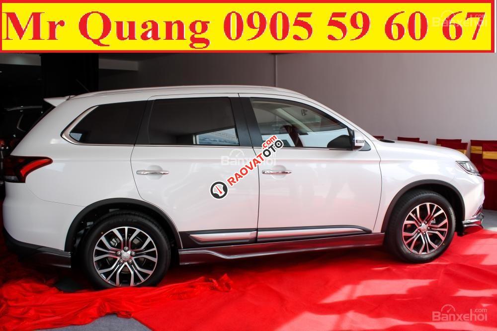 Bán xe Outlander tại Đà Nẵng, hỗ trợ vay nhanh, giá tốt, xe đủ màu, LH Quang: 0905596067-1