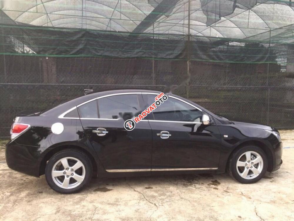 Bán Chevrolet Cruze đời 2010, màu đen chính chủ, giá 295tr-2