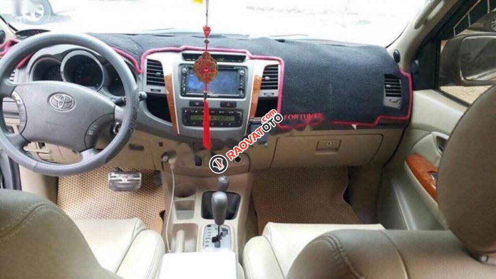 Bán xe Toyota Fortuner 2.7V 4x4 AT đời 2009, màu bạc số tự động-6