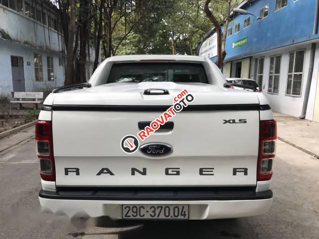 Bán Ford Ranger XLS AT 2014, màu trắng-2